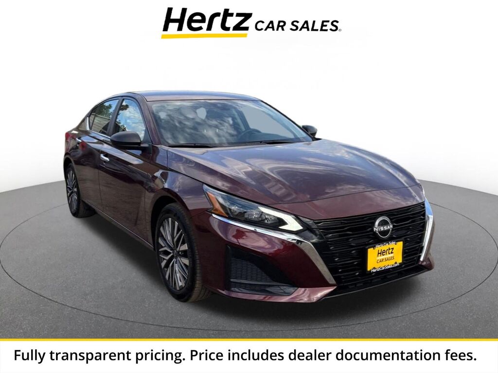 2025 Nissan Altima SV — photo 1 of 13