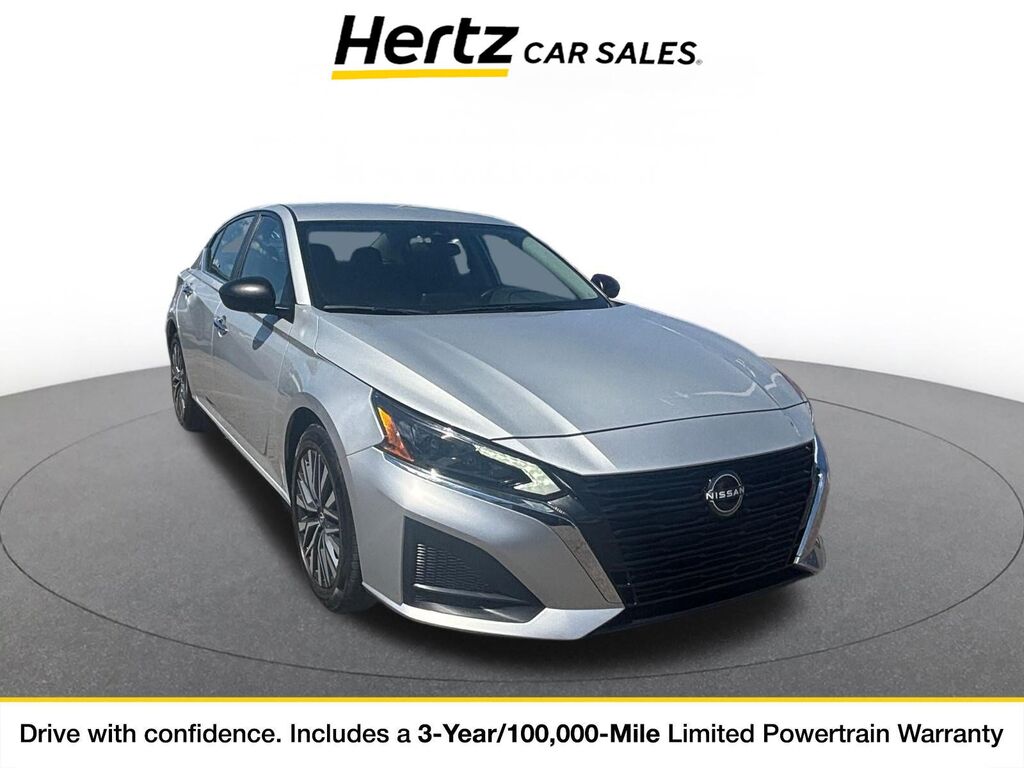 2025 Nissan Altima SV — photo 1 of 11