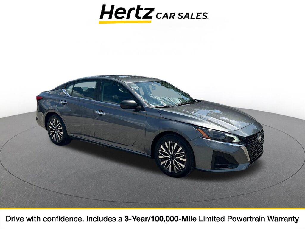 2025 Nissan Altima SV — photo 1 of 11