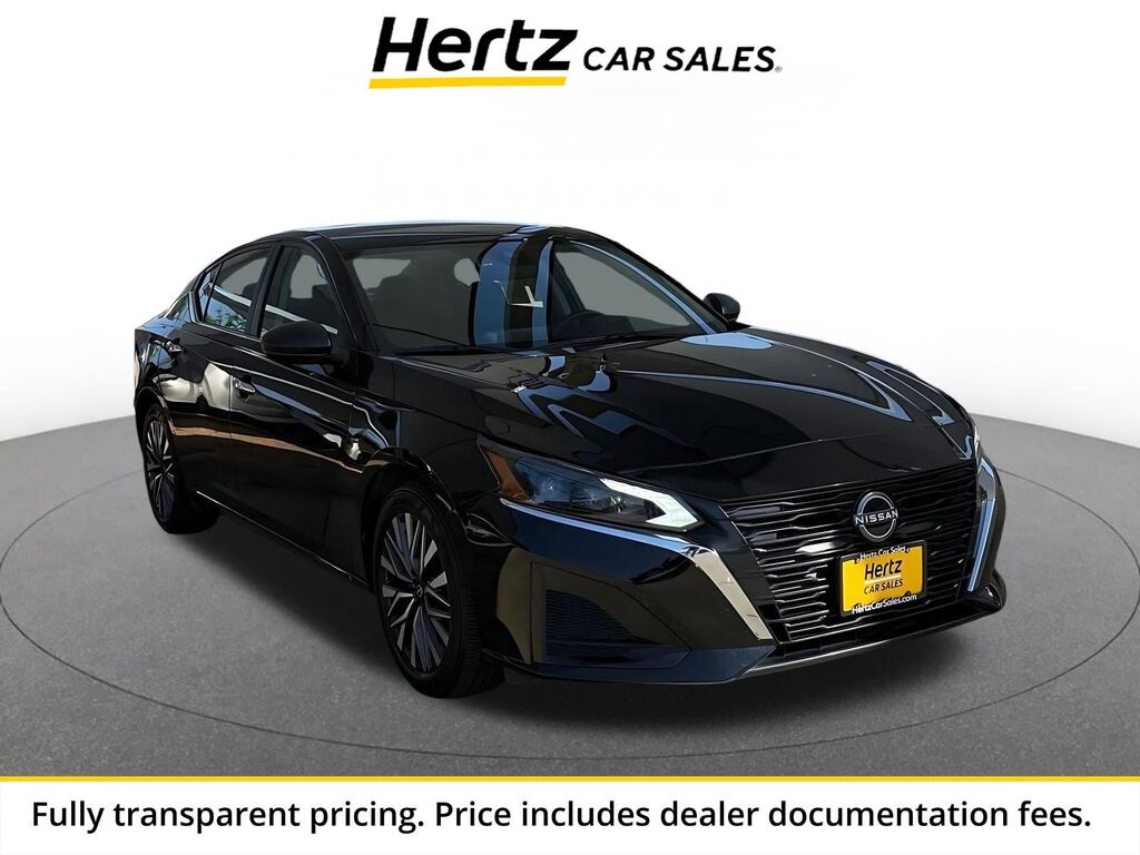 2025 Nissan Altima SV — photo 1 of 13
