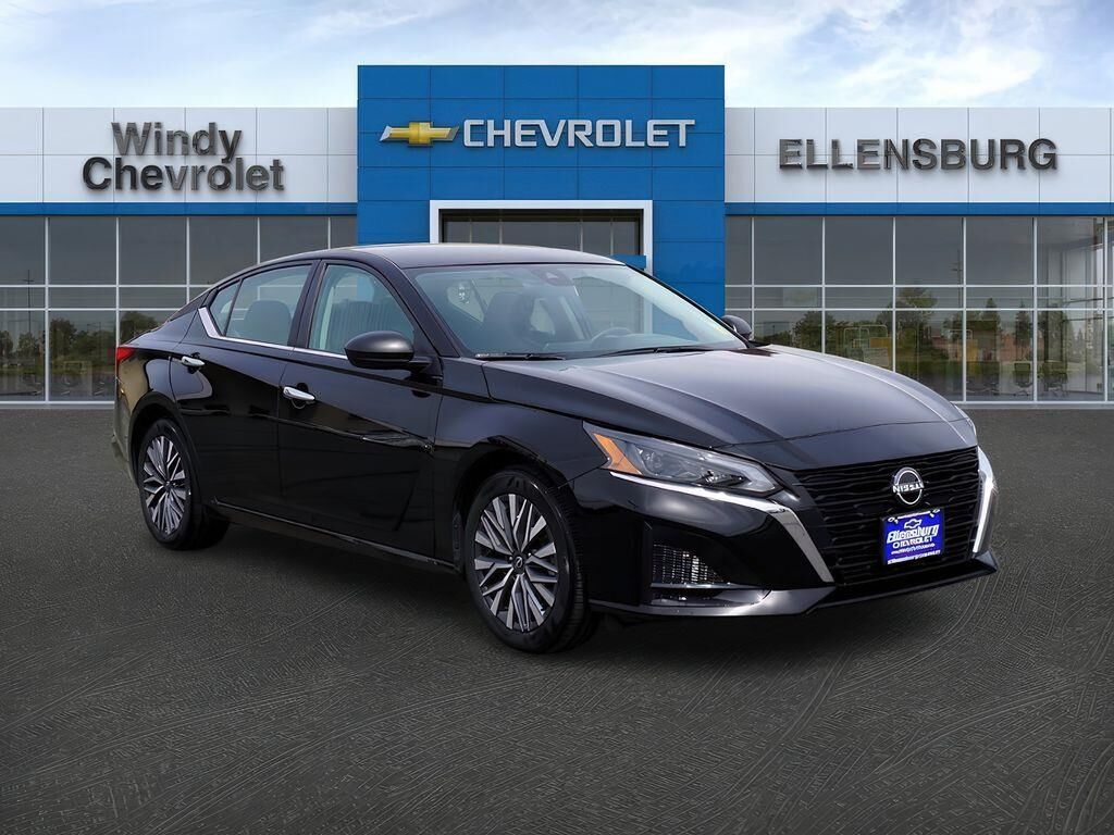 2025 Nissan Altima 2.5 SV — photo 1 of 49