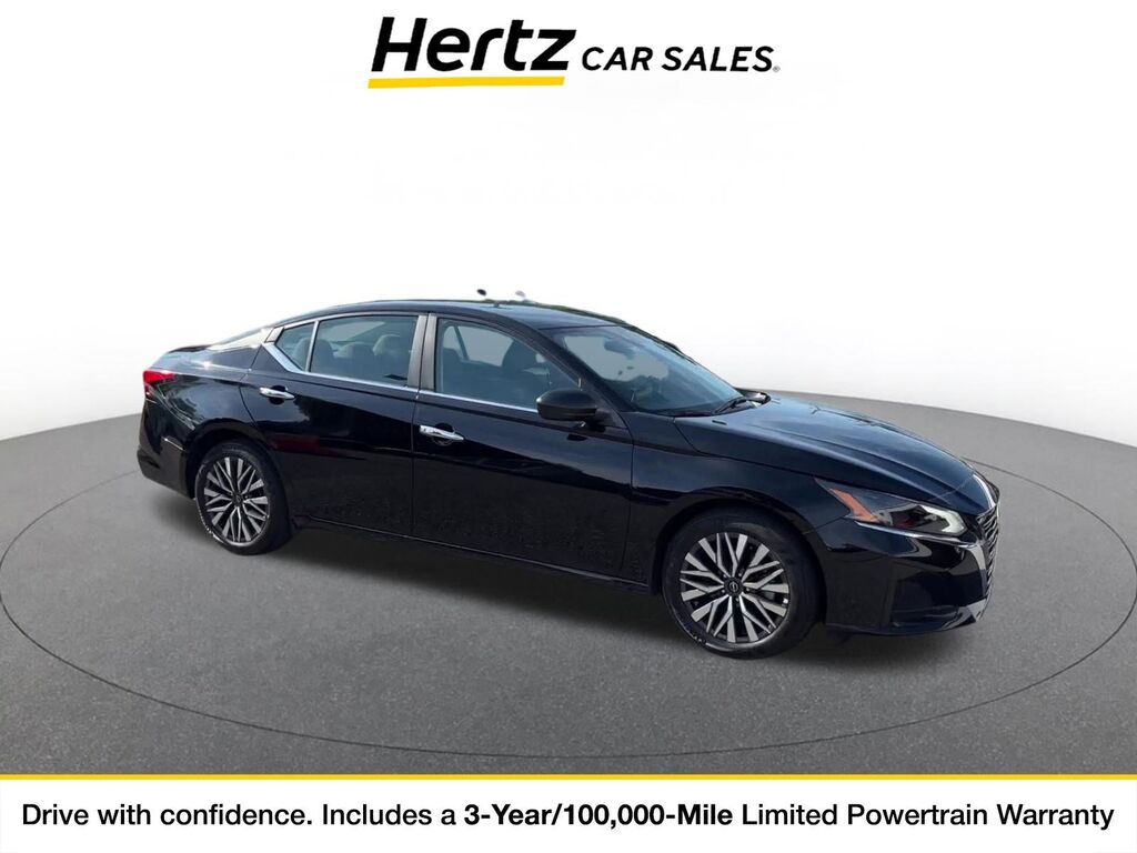 2025 Nissan Altima SV — photo 1 of 11