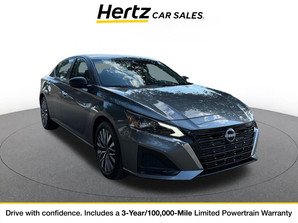 2025 Nissan Altima SV — photo 1 of 11