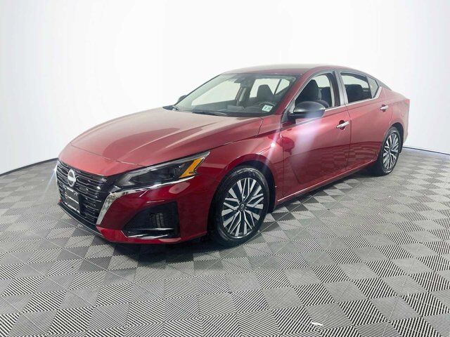 2025 Nissan Altima SV — photo 1 of 1