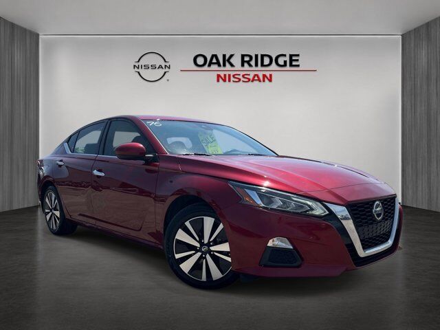 2021 Nissan Altima 2.5 SV — photo 1 of 13