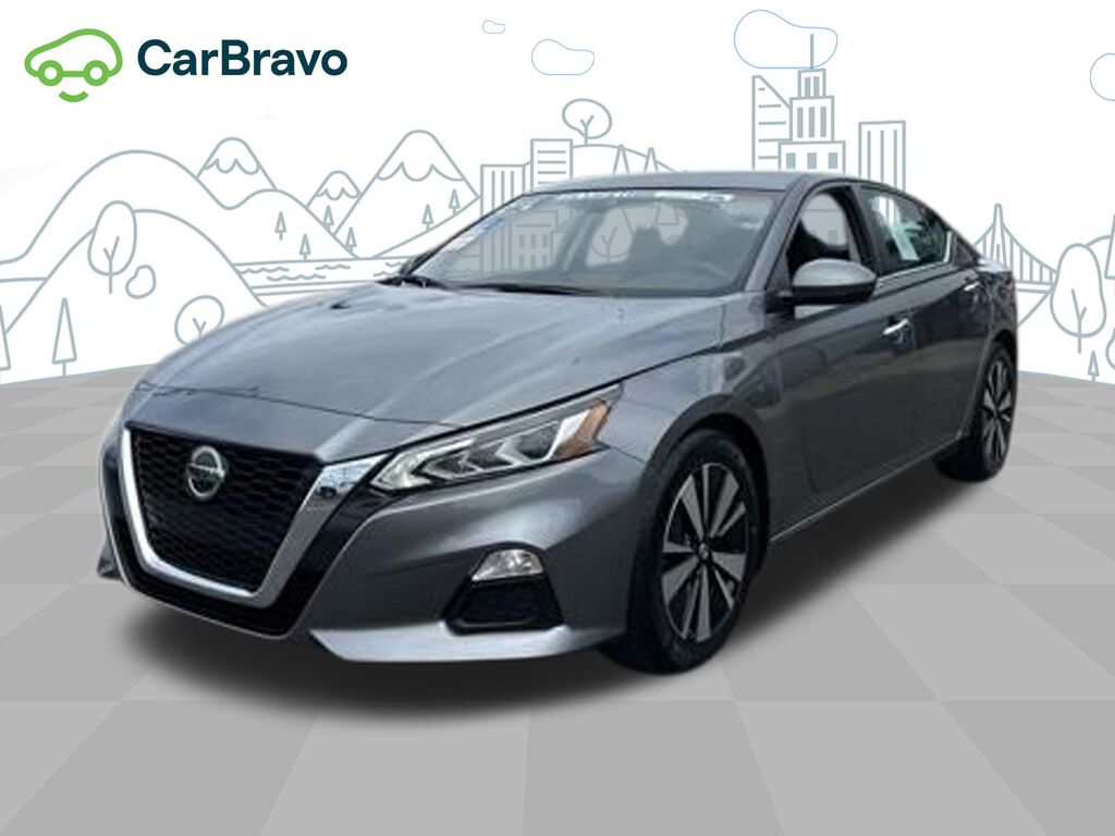 2022 Nissan Altima SV FWD — photo 1 of 7