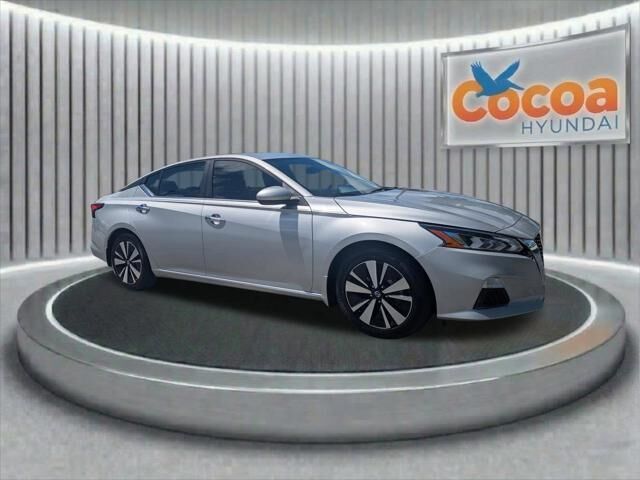 2022 Nissan Altima 2.5 SV — photo 1 of 13