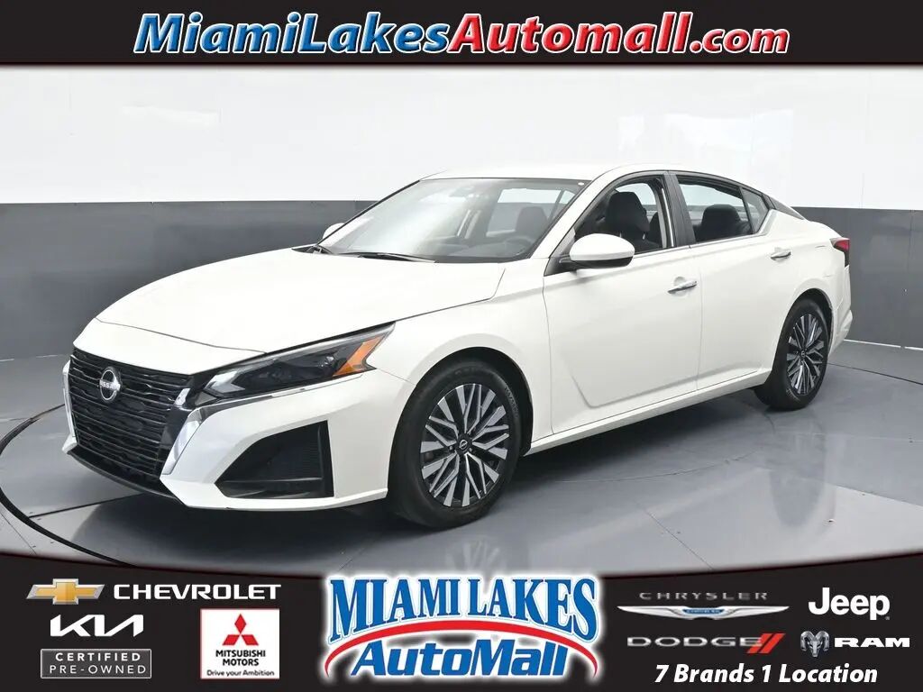 2023 Nissan Altima 2.5 SV — photo 1 of 13