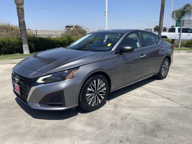 2024 Nissan Altima 2.5 SV — photo 1 of 26
