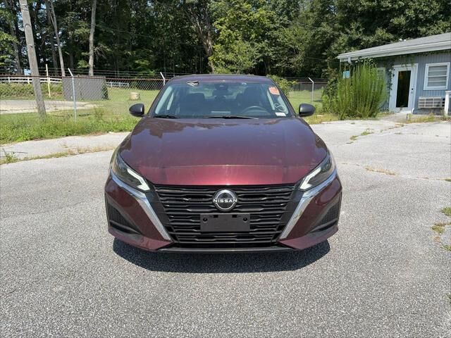 2024 Nissan Altima 2.5 SV — photo 1 of 35