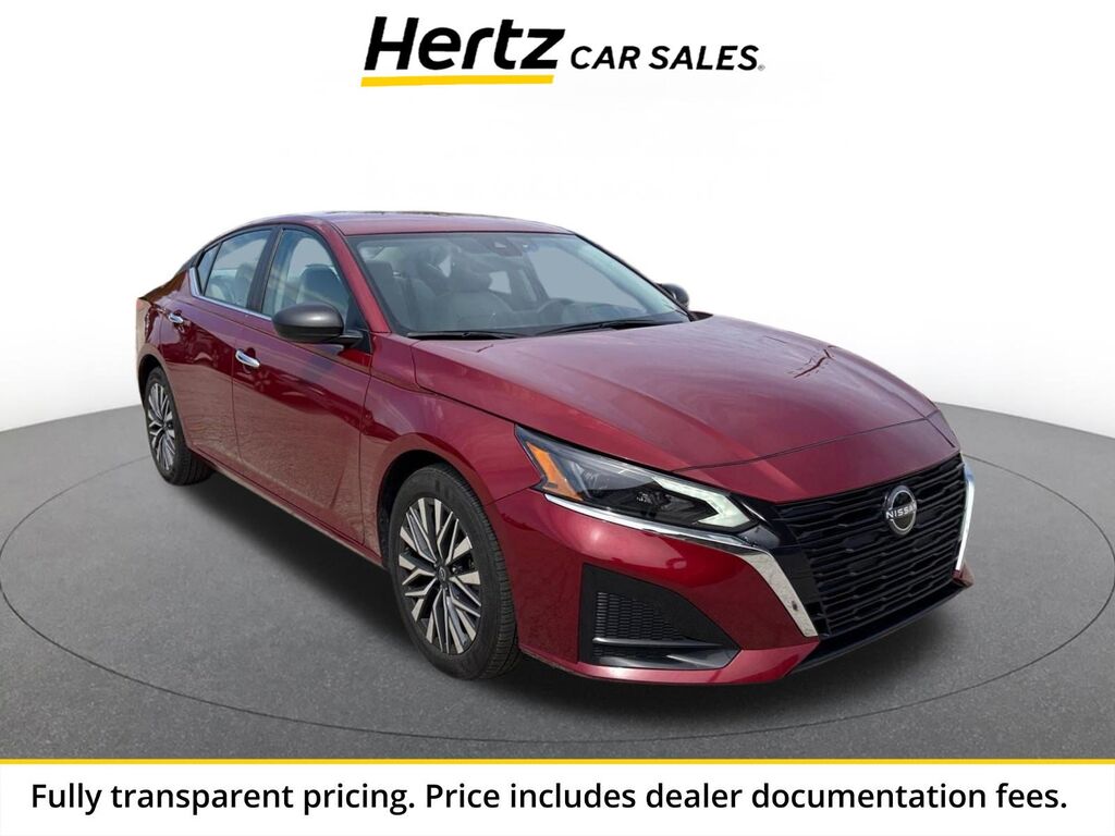 2025 Nissan Altima SV — photo 1 of 13