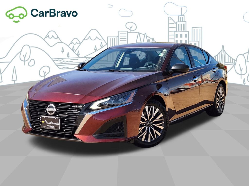 2025 Nissan Altima SV — photo 1 of 7