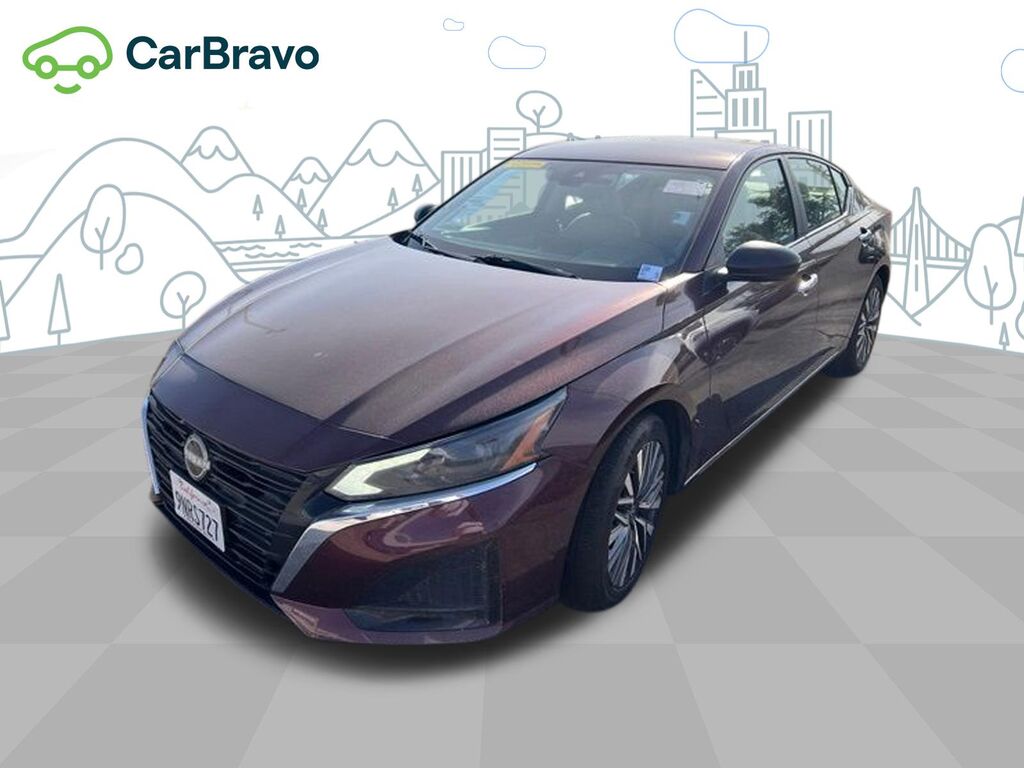 2025 Nissan Altima SV FWD — photo 1 of 7