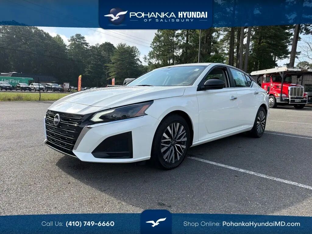 2025 Nissan Altima 2.5 SV — photo 1 of 13