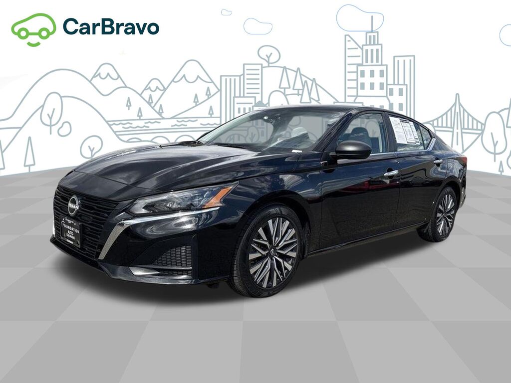 2025 Nissan Altima SV — photo 1 of 7