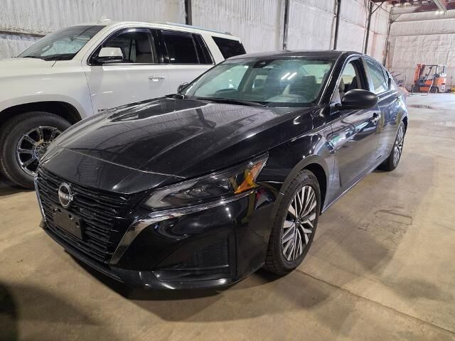 2025 Nissan Altima 2.5 SV — photo 1 of 48