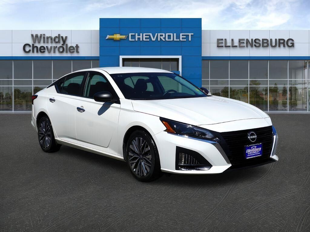2025 Nissan Altima 2.5 SV — photo 1 of 50
