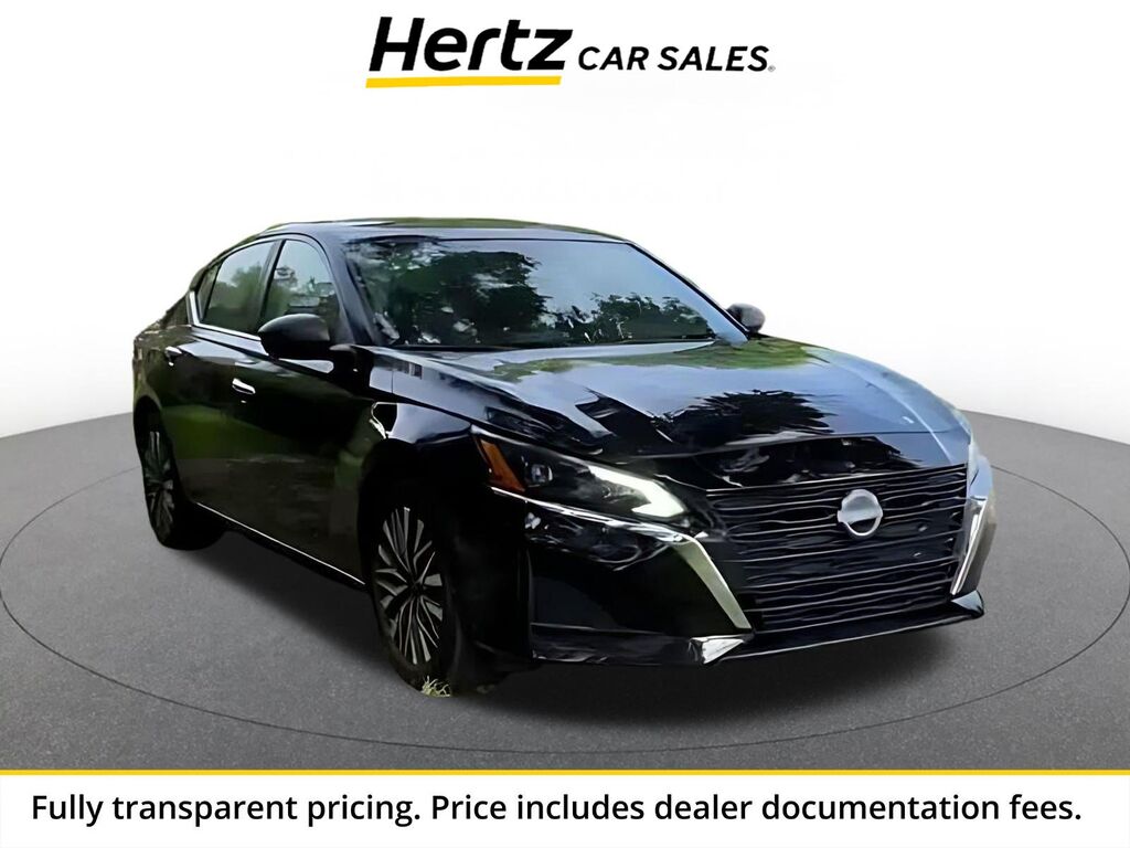 2025 Nissan Altima SV — photo 1 of 13