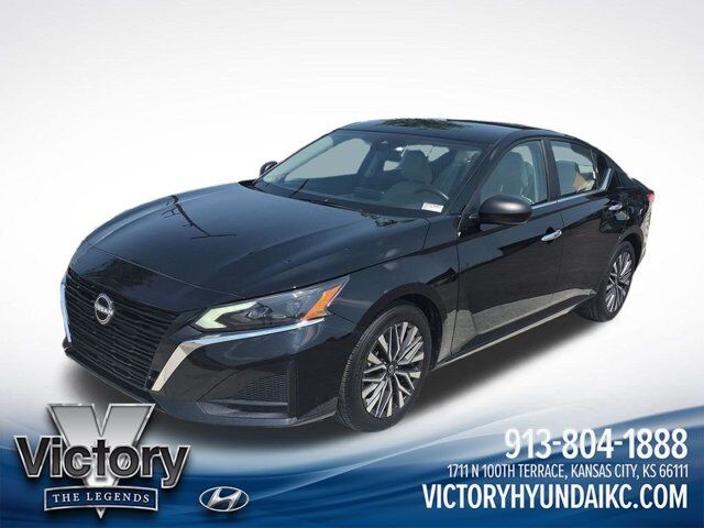 2025 Nissan Altima SV — photo 1 of 13