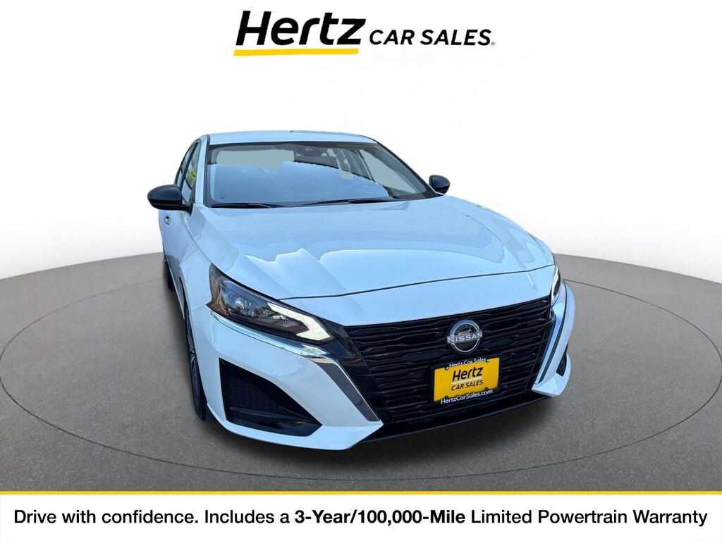 2025 Nissan Altima SV — photo 1 of 11