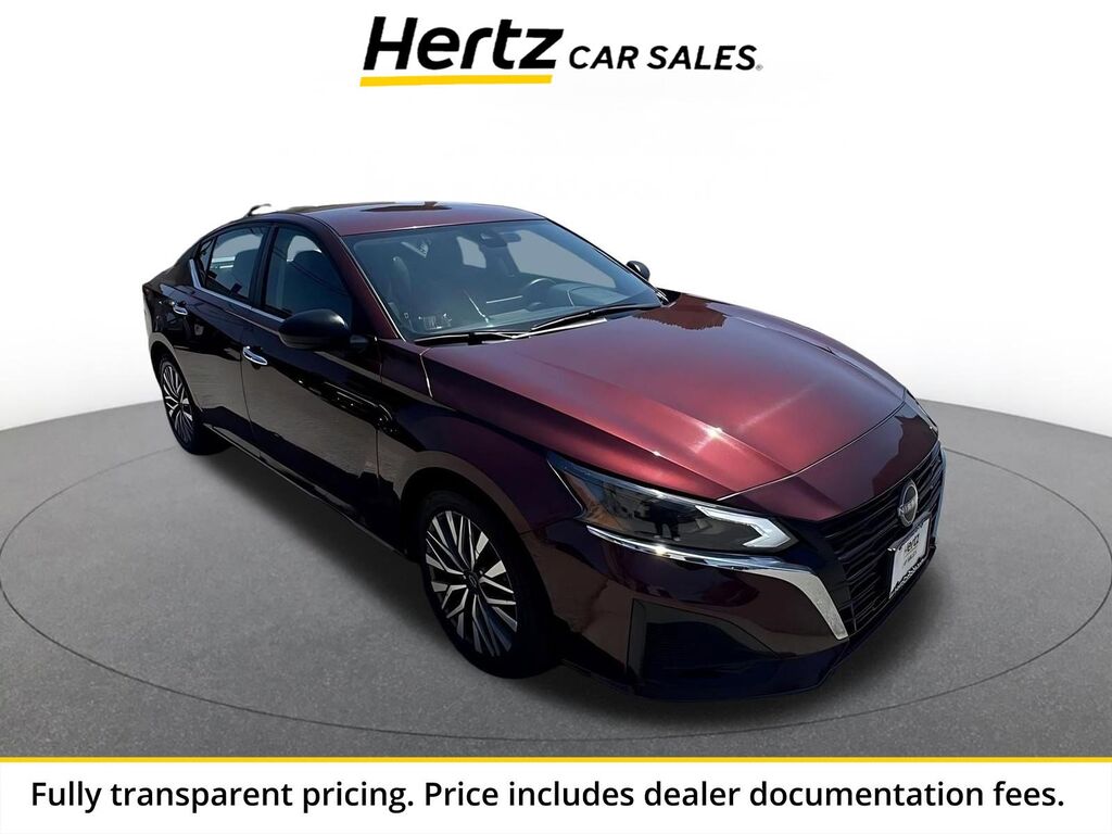 2025 Nissan Altima SV — photo 1 of 13