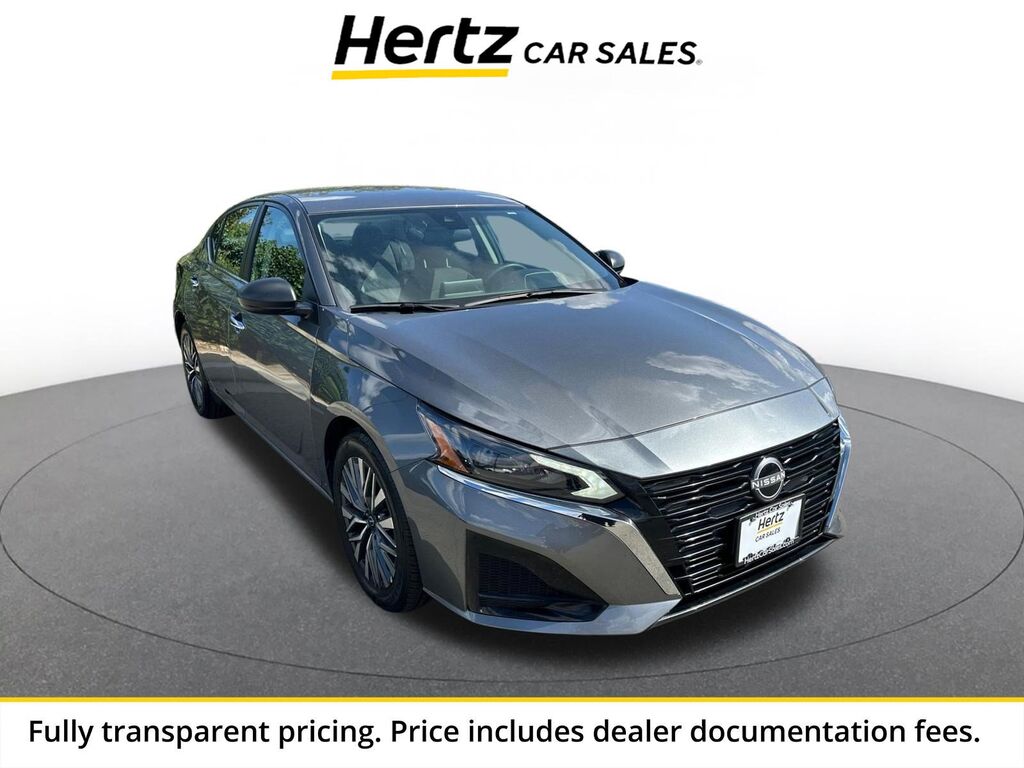 2025 Nissan Altima SV — photo 1 of 13