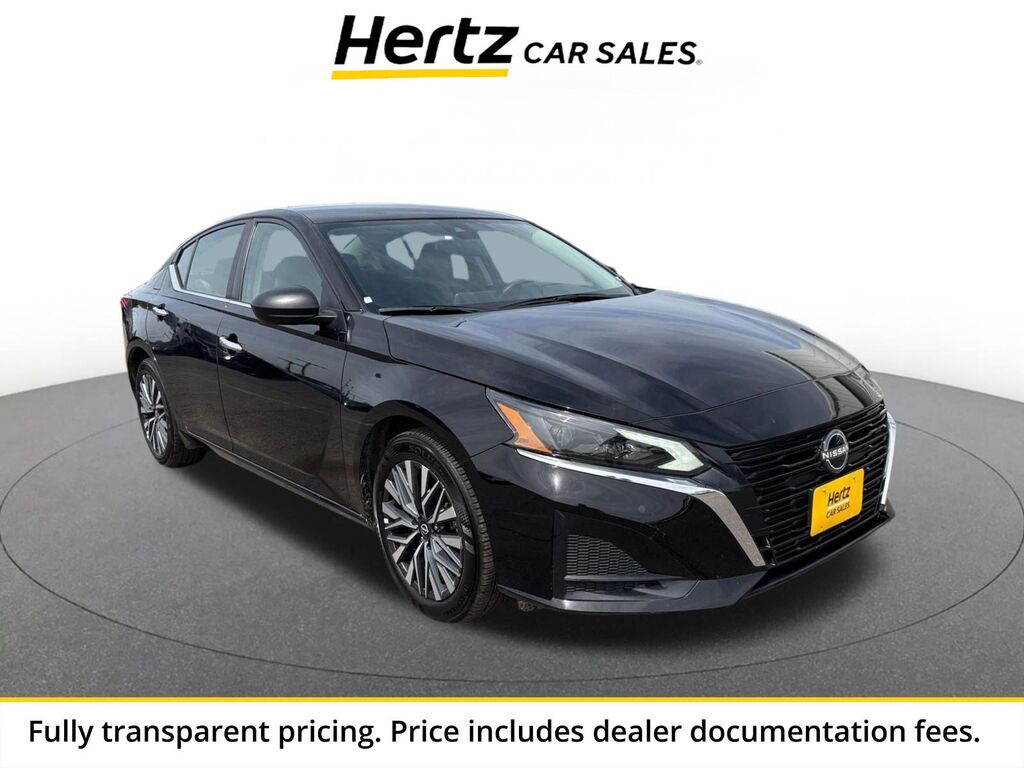 2025 Nissan Altima SV — photo 1 of 13