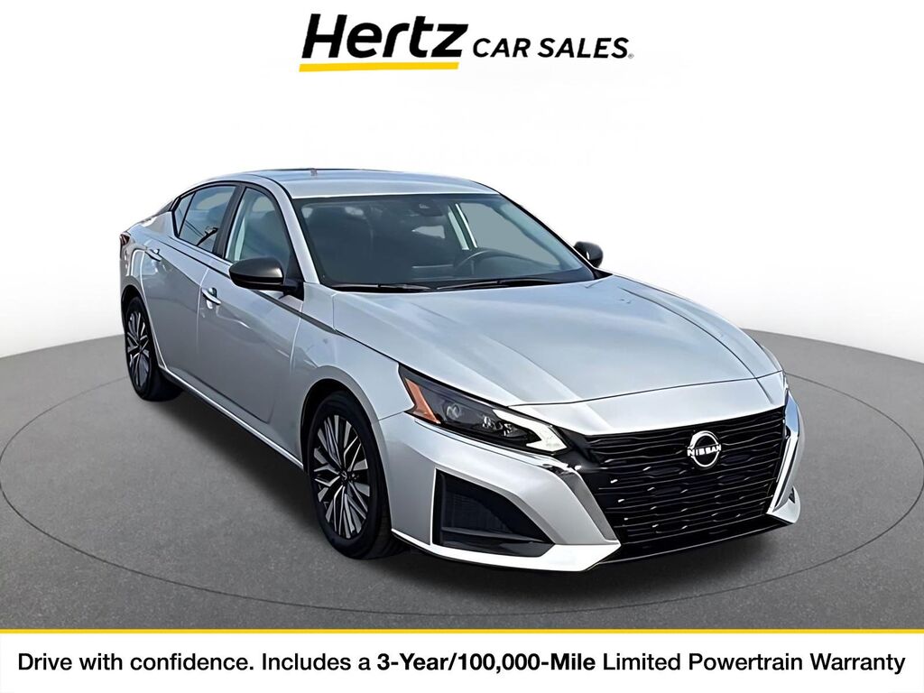 2025 Nissan Altima SV — photo 1 of 11