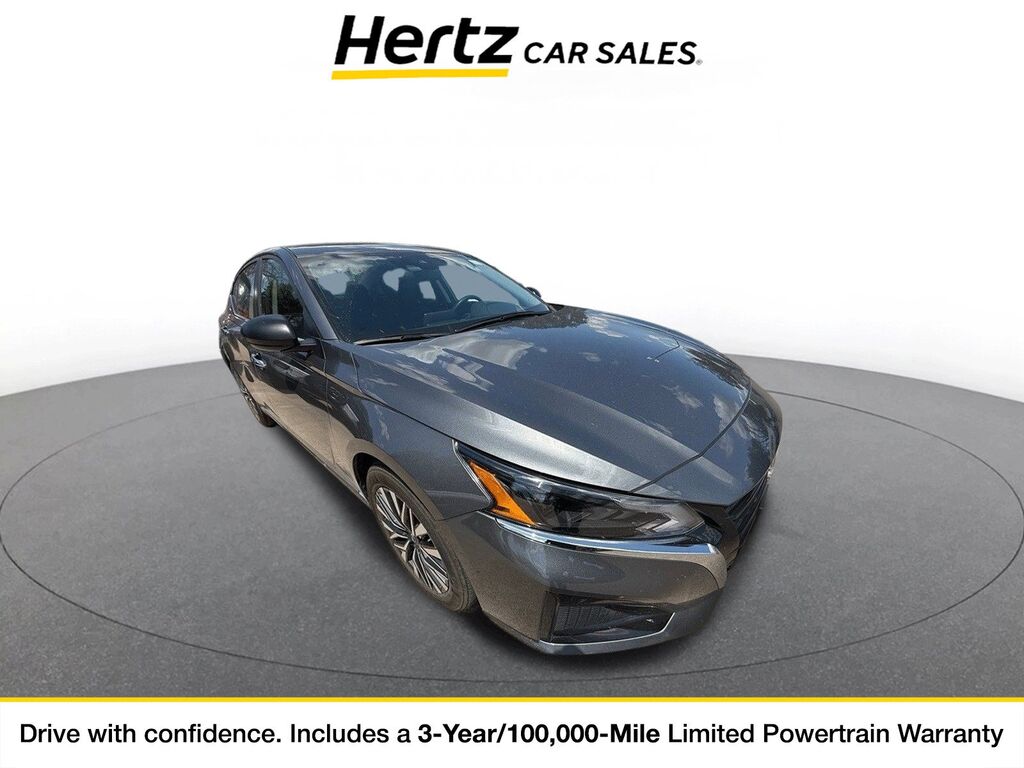 2025 Nissan Altima SV — photo 1 of 7