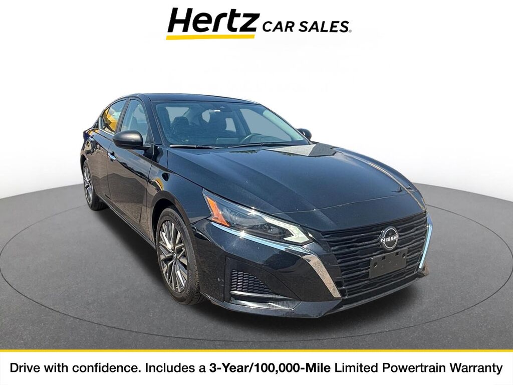 2025 Nissan Altima SV — photo 1 of 11