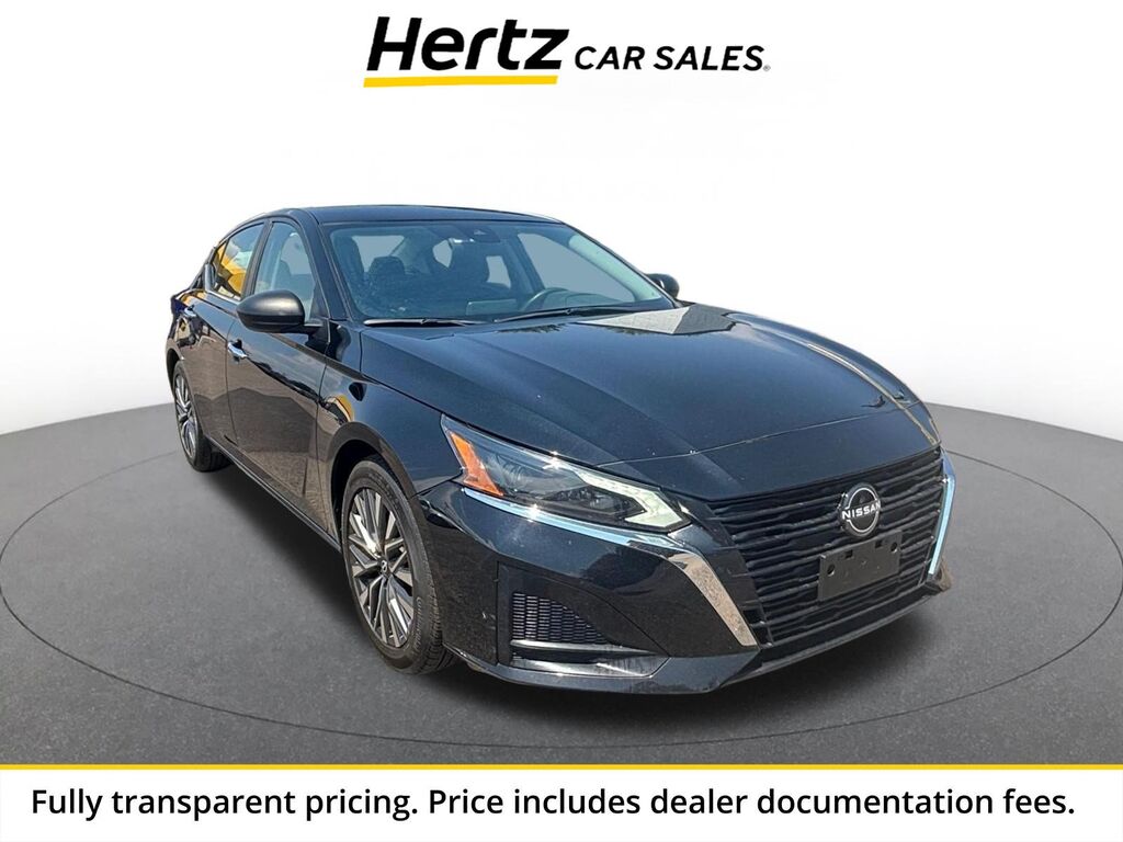 2025 Nissan Altima SV — photo 1 of 13