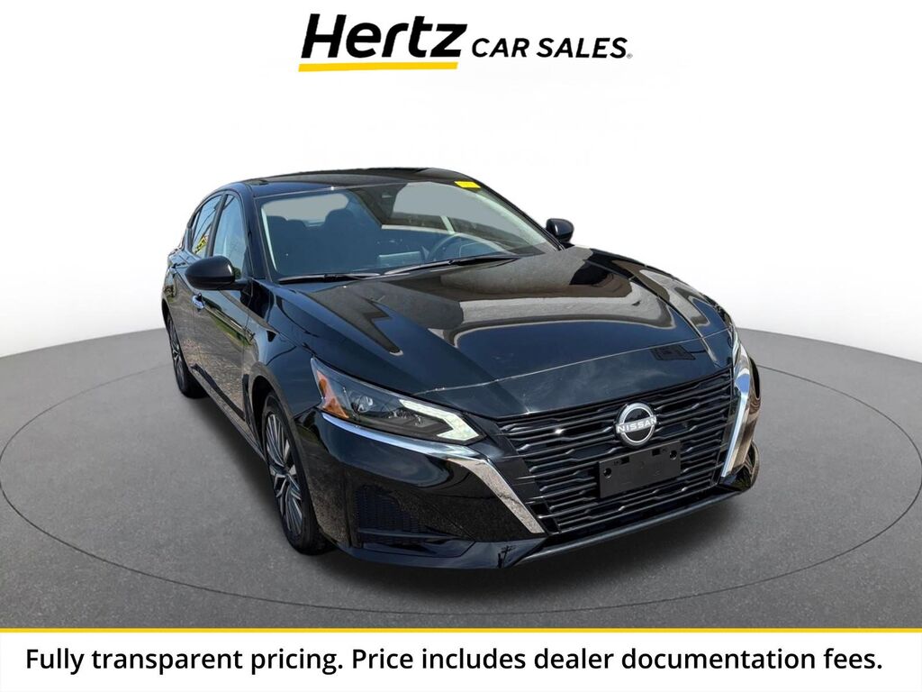 2025 Nissan Altima SV — photo 1 of 13