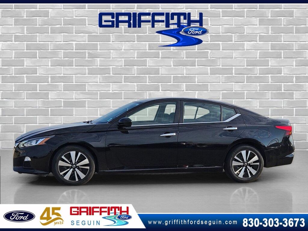 2022 Nissan Altima 2.5 SV — photo 1 of 1