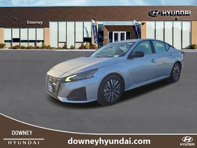 2024 Nissan Altima 2.5 SV — photo 1 of 13
