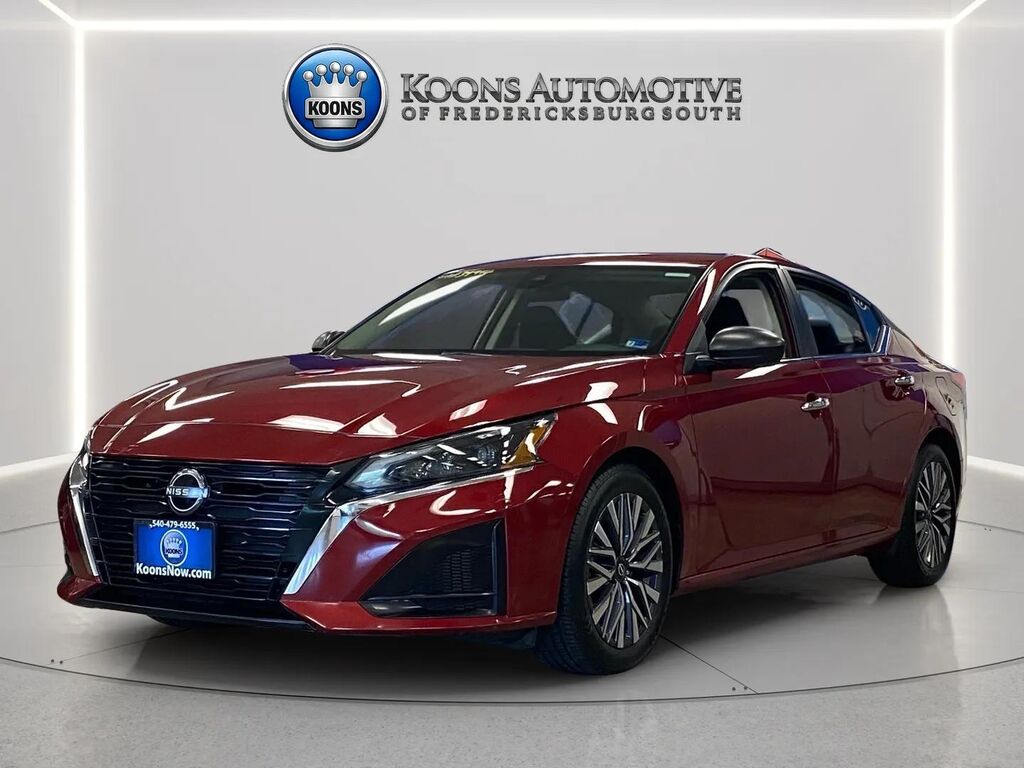 2024 Nissan Altima 2.5 SV — photo 1 of 13