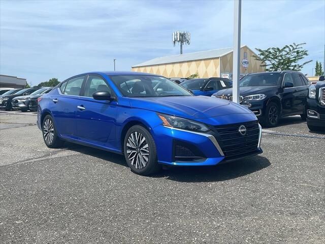 2025 Nissan Altima 2.5 SV — photo 1 of 52