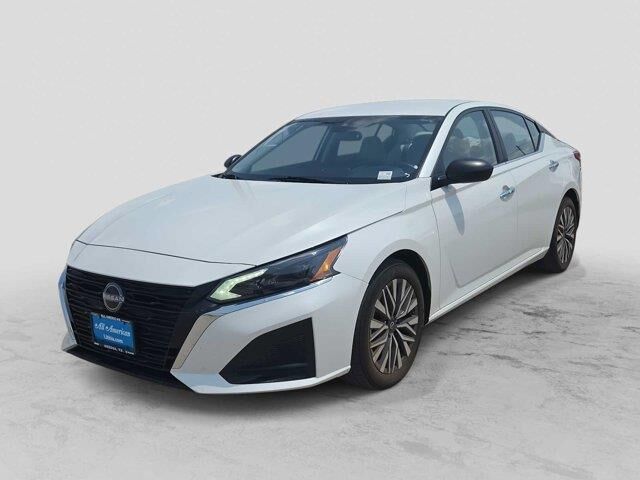 2025 Nissan Altima 2.5 SV — photo 1 of 39