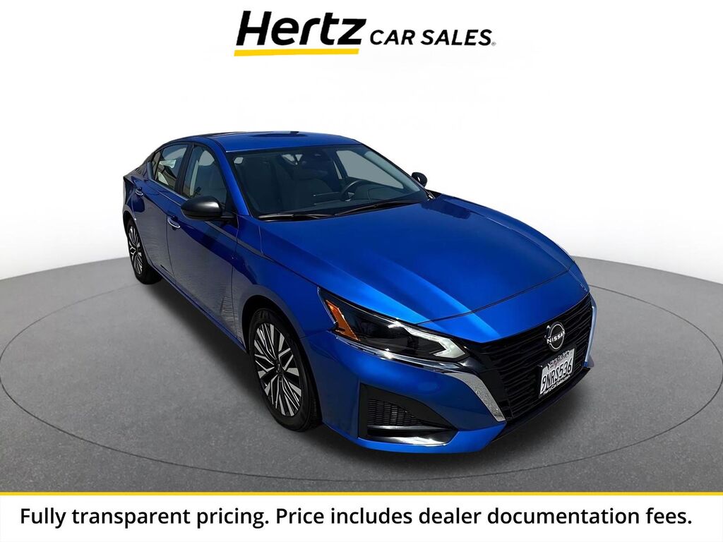 2025 Nissan Altima SV — photo 1 of 13