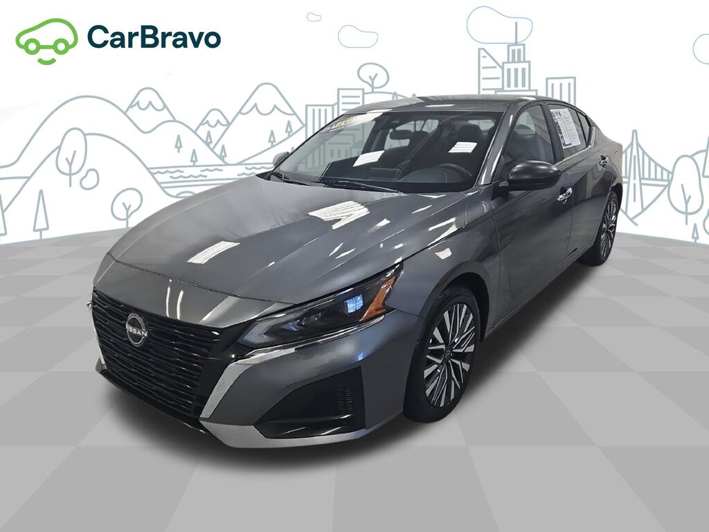 2025 Nissan Altima SV — photo 1 of 7