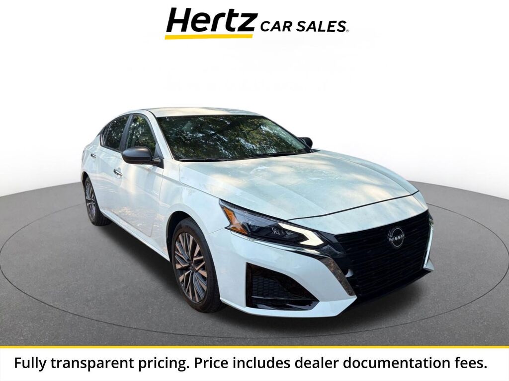 2025 Nissan Altima SV — photo 1 of 13