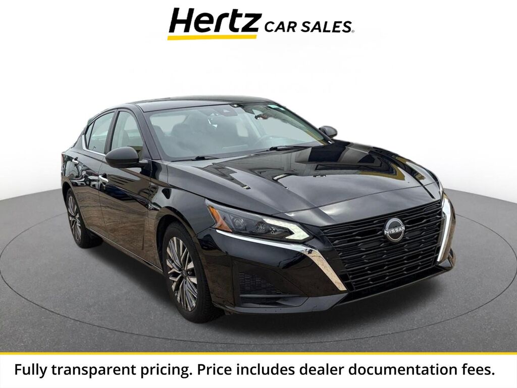 2025 Nissan Altima SV — photo 1 of 13