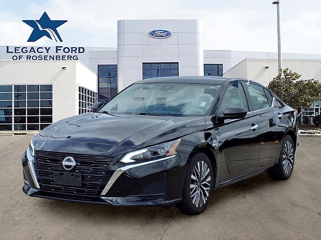 2025 Nissan Altima 2.5 SV — photo 1 of 1