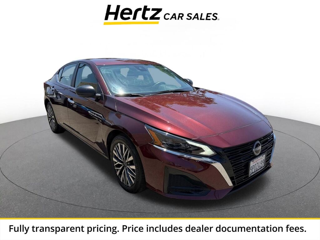 2025 Nissan Altima SV — photo 1 of 13