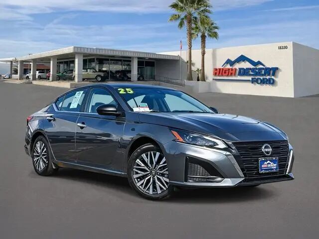 2025 Nissan Altima 2.5 SV — photo 1 of 14