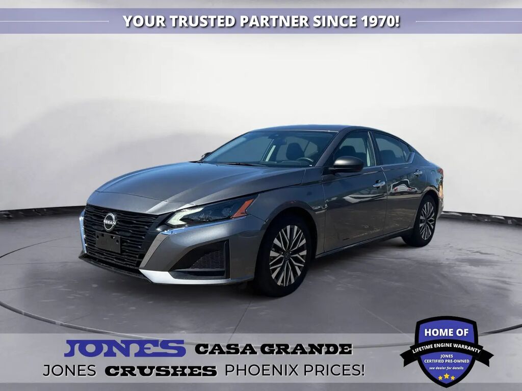 2025 Nissan Altima 2.5 SV — photo 1 of 13