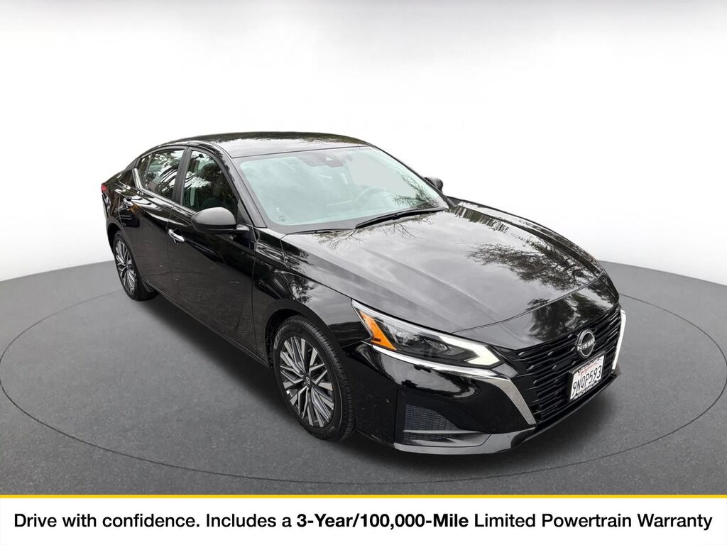 2025 Nissan Altima SV — photo 1 of 1