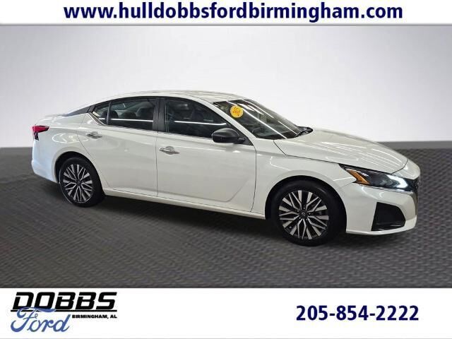 2025 Nissan Altima 2.5 SV — photo 1 of 35