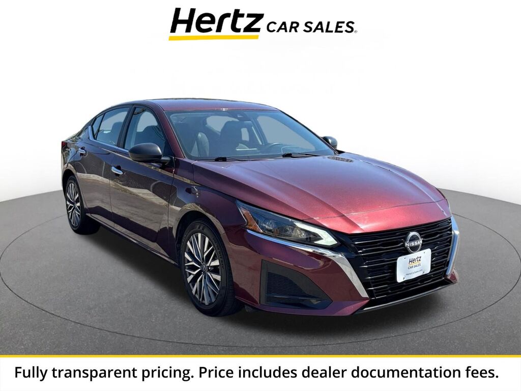 2025 Nissan Altima SV — photo 1 of 13
