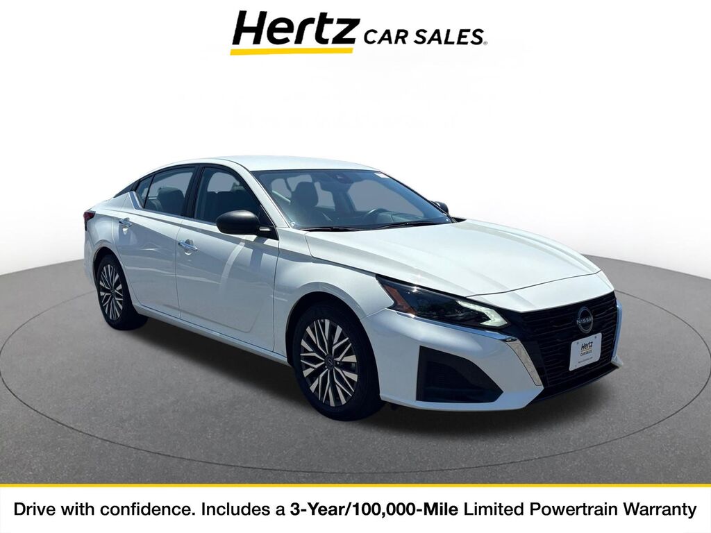 2025 Nissan Altima SV — photo 1 of 11