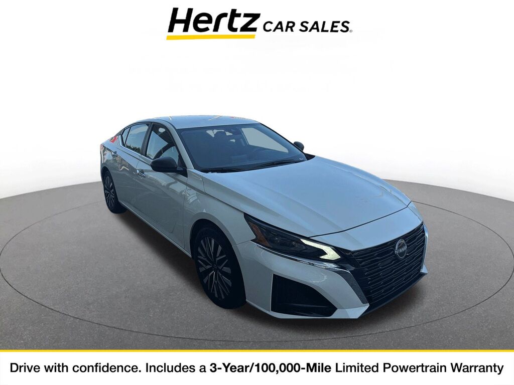 2025 Nissan Altima SV — photo 1 of 11